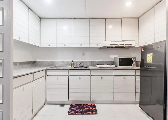 Apartment 5 Bed Urban Retreat In The Heart Of Poblacion Manila