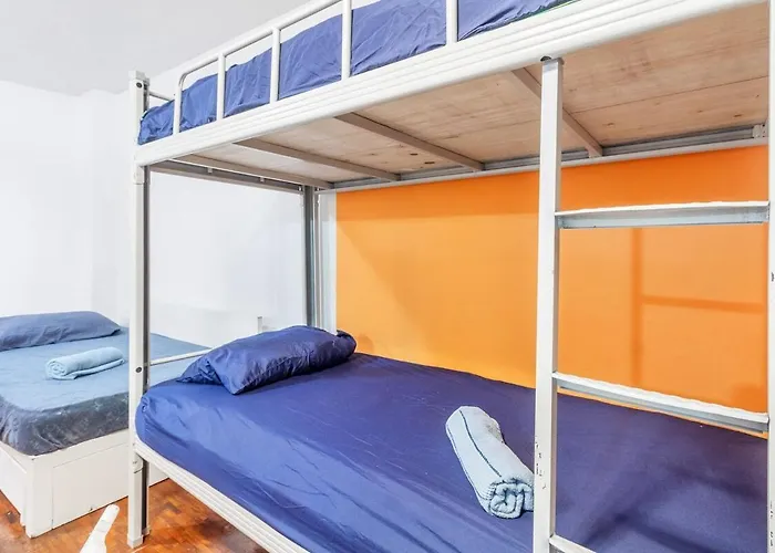 Apartment 5 Bed Urban Retreat In The Heart Of Poblacion Manila