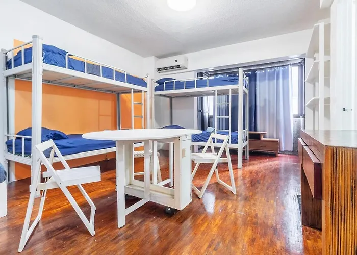 5 Bed Urban Retreat In The Heart Of Poblacion Apartment *