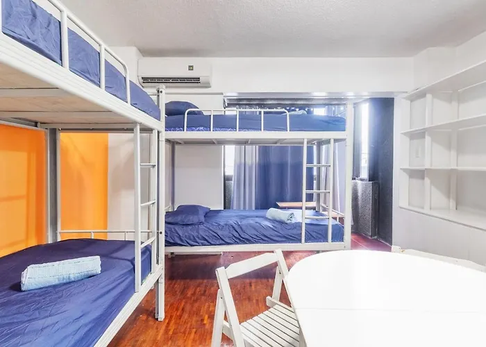 Apartment 5 Bed Urban Retreat In The Heart Of Poblacion *